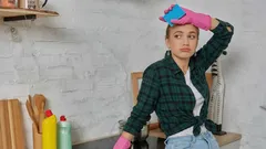 Wat zegt constant opruimen? Psychologen leggen uit wat er achter de behoefte aan orde zit